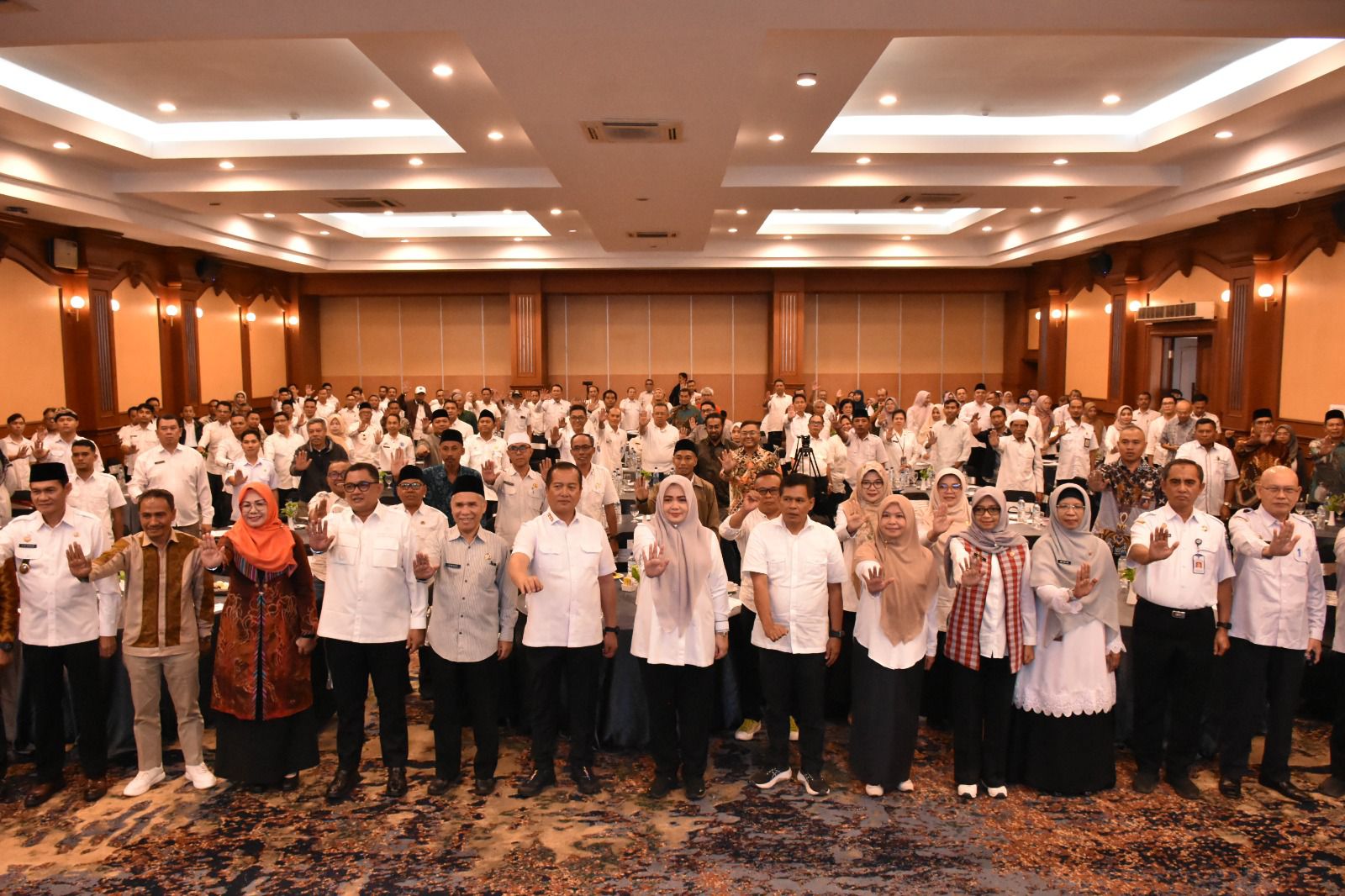 rapat Tim Koordinasi Penanggulangan Kemiskinan (TKPK) dan Tim Percepatan Penurunan Stunting (TPPS) Provinsi Nusa Tenggara Barat